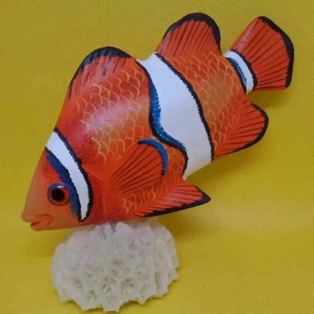 Tropical wood clown fish on faux coral - Picture 1 of 9